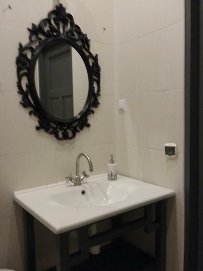 Art - Modern / Old Town - Apartament Torun Ngoại thất bức ảnh